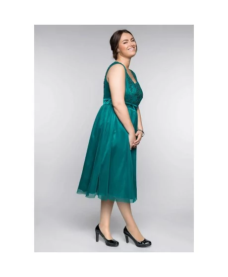 Romantiline Sheego kleit laiade õlarihmadega