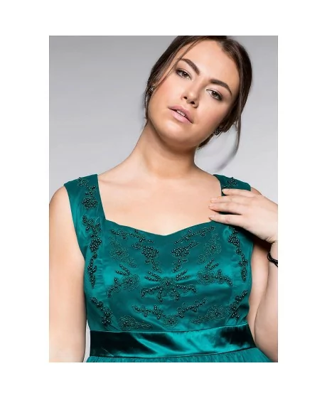 Romantiline Sheego kleit laiade õlarihmadega