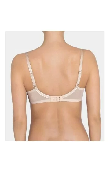 Triumph Beauty-Full Essential WP