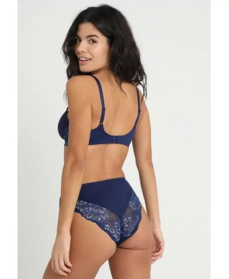 Triumph Amourette Charm Tai