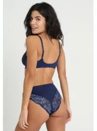 Triumph Amourette Charm Tai