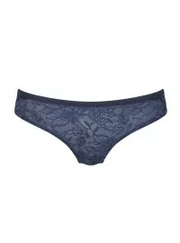 Triumph Amourette Charm Brasiilia 01