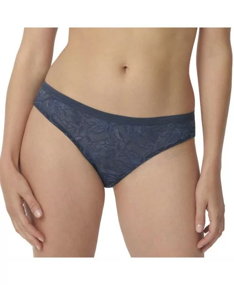 Triumph Amourette Charm Brasiilia 01