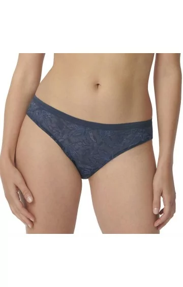 Triumph Amourette Charm Brasiilia 01