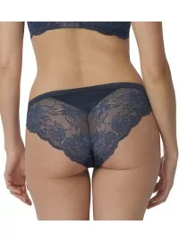 Triumph Amourette Charm Brasiilia 01