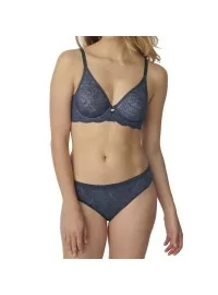 Triumph Amourette Charm Brasiilia 01