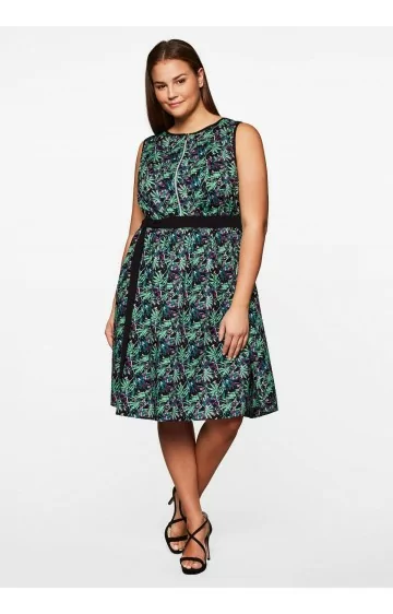 Varrukateta Sheego puuvillane kleit