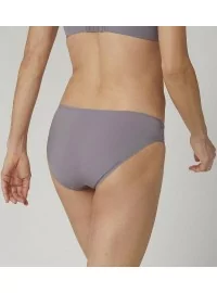 Triumph Body Make-up Essentials Tai Triumph Body Make-up Essentials Tai