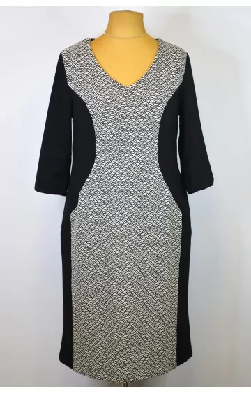 Sheego kootud kleit, mille esiosa on graafilise mustriga