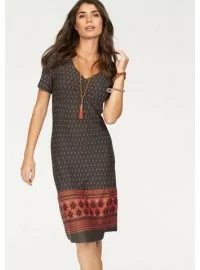 Boyseni kootud kleit