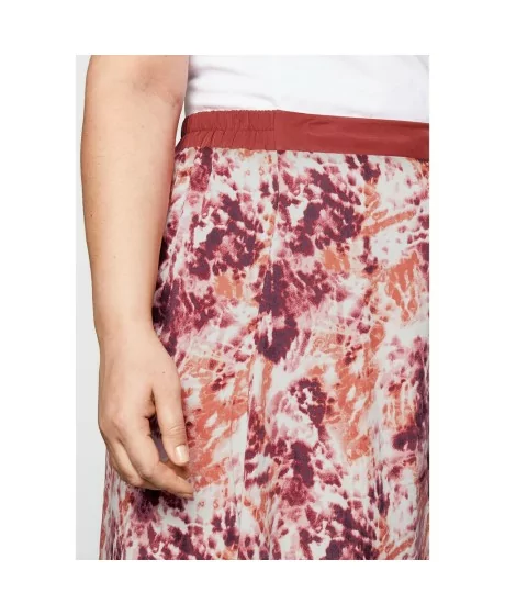 Sheego seelik, mis on ees seotud