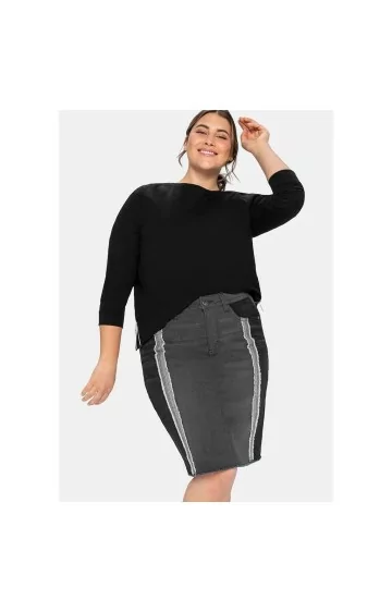 Sheego teksaseelik, mis on figuurilõikega efektiga