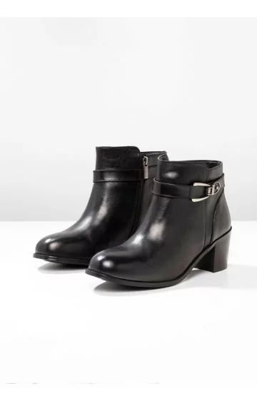 Looduslikust nahast Sheego tossud