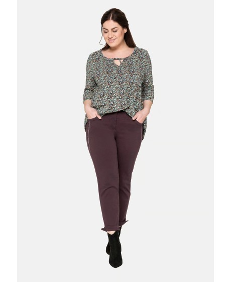 Kitsas lõikega Sheego püksid