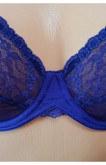 EVA-Dessous rinnahoidja