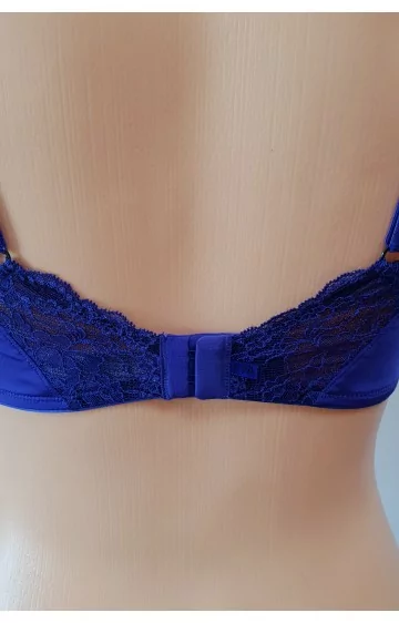 EVA-Dessous rinnahoidja