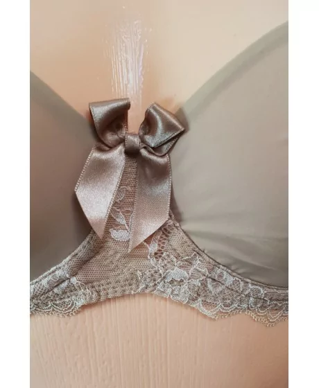 EVA-Dessous rinnahoidja