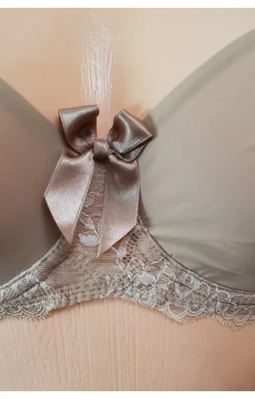 EVA-Dessous rinnahoidja