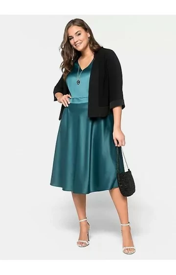 Sheego satiinist kleit