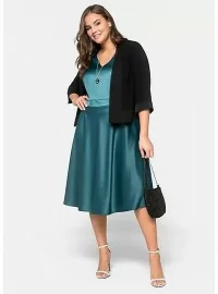 Sheego satiinist kleit