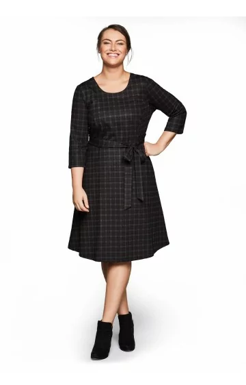 Sheego ruuduline kleit küljetaskutega