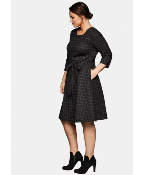 Sheego ruuduline kleit küljetaskutega