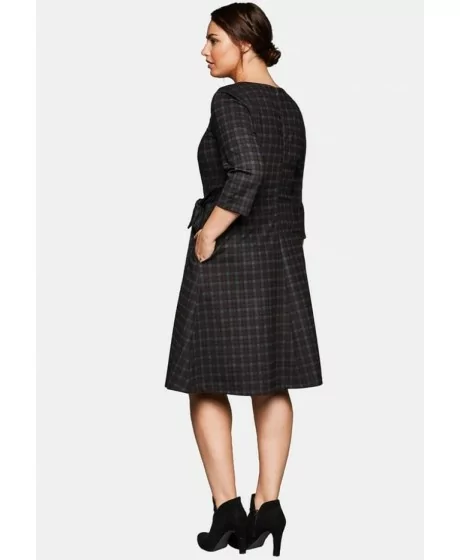 Sheego ruuduline kleit küljetaskutega