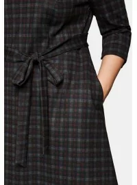 Sheego ruuduline kleit küljetaskutega