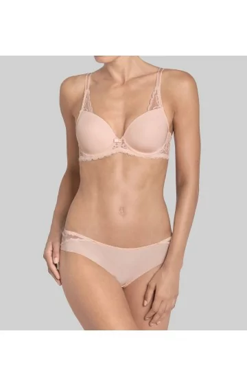 TRIUMPH Amourette Spotlight Brasiilia