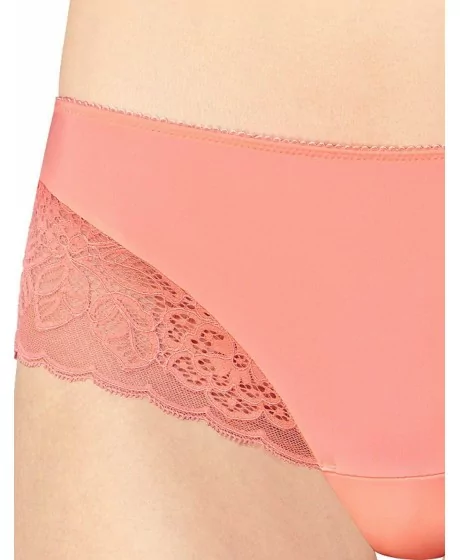 TRIUMPH Amourette Spotlight