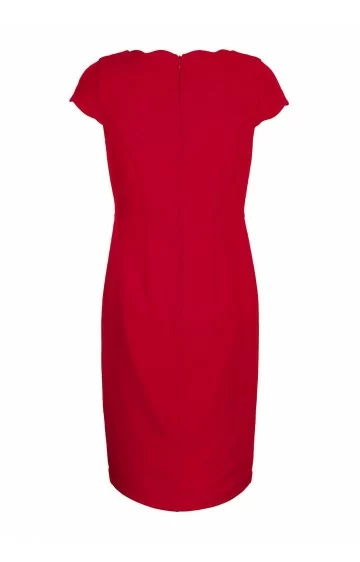 Laura Kenti kleit Komplimente sobiva siluetiga