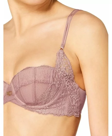 TRIUMF KAUNISTATUD SISULISELT WHP 01 E