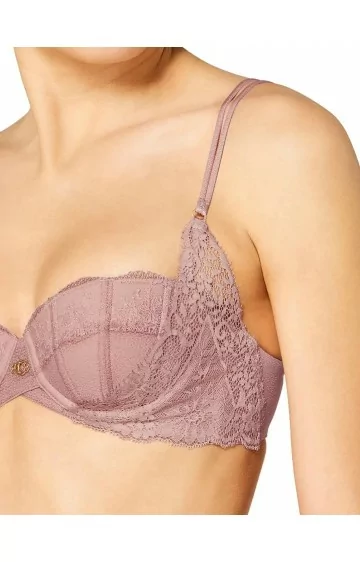 TRIUMF KAUNISTATUD SISULISELT WHP 01 E