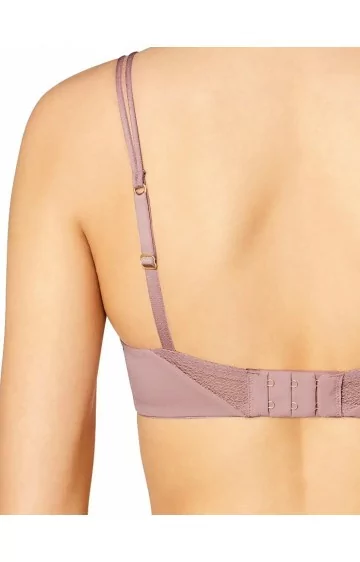 TRIUMF KAUNISTATUD SISULISELT WHP 01 E