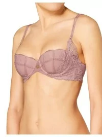 TRIUMF KAUNISTATUD SISULISELT WHP 01 E