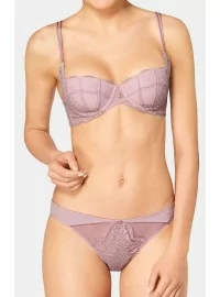 TRIUMF KAUNISTATUD SISULISELT WHP 01 E