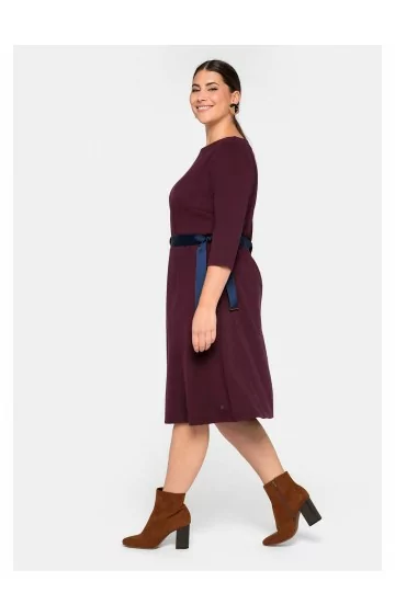 Sheego silmkoeline kleit kontrastse värvilise rihmaga Sheego - 2