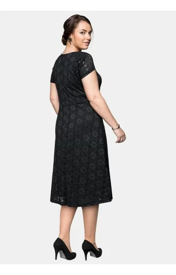 Sheego nėrinių suknelė su figūrą koreguojančiu apatiniu