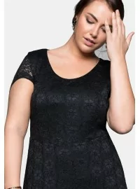 Sheego nėrinių suknelė su figūrą koreguojančiu apatiniu