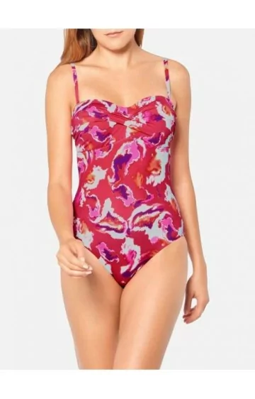 Triumph Venus Elegance ujumistrikoo