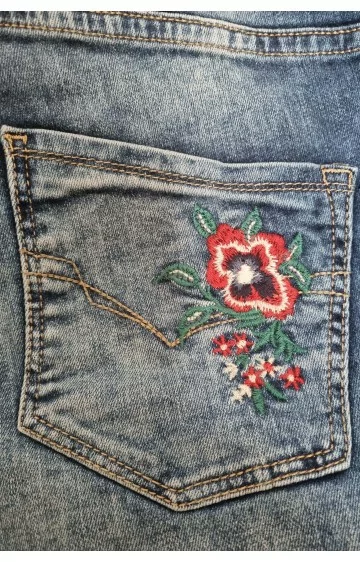 H.I.S. teksad tikitud taskute ja kõrgema vöökohaga.