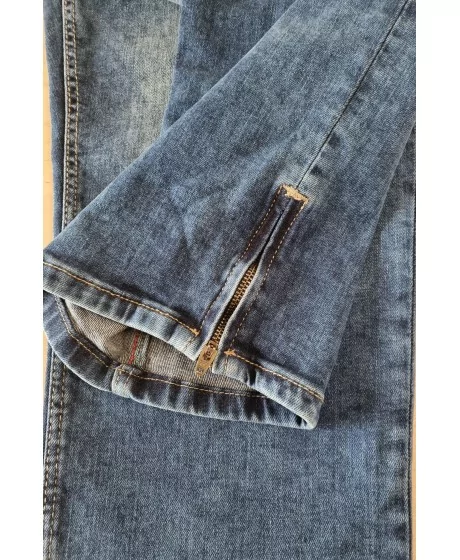 H.I.S. teksad tikitud taskute ja kõrgema vöökohaga.