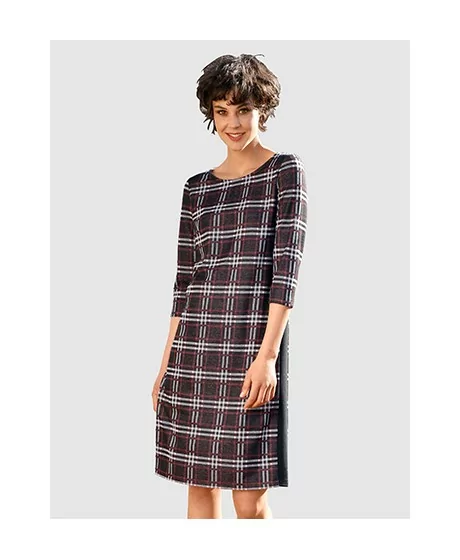 Ruuduline, sirge lõikega kleit