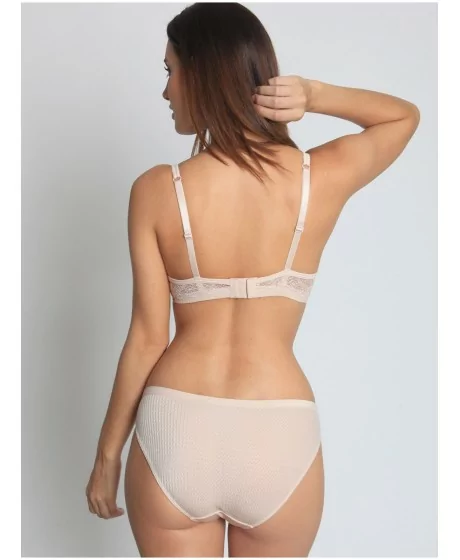 Sassa-moodusega rinnahoidja PUSH-UPiga