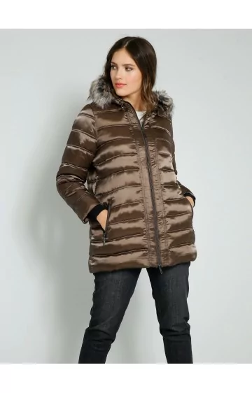 Janet & Joyce tikitud jakk (suurendatud) - 1