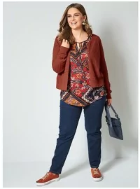 Janet & Joyce'i lühike ümmarguse kaelusega kampsun