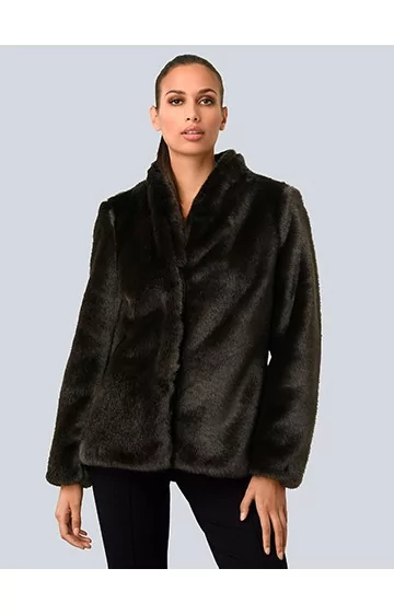 Alba Moda kunstkarusnahast lühikesed - 1