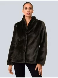 Alba Moda kunstkarusnahast lühikesed - 1