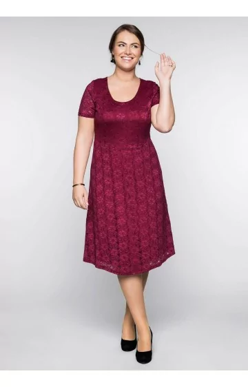 Sheego nėrinių suknelė su figūrą koreguojančiu apatiniu