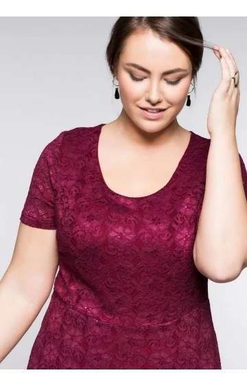 Sheego nėrinių suknelė su figūrą koreguojančiu apatiniu